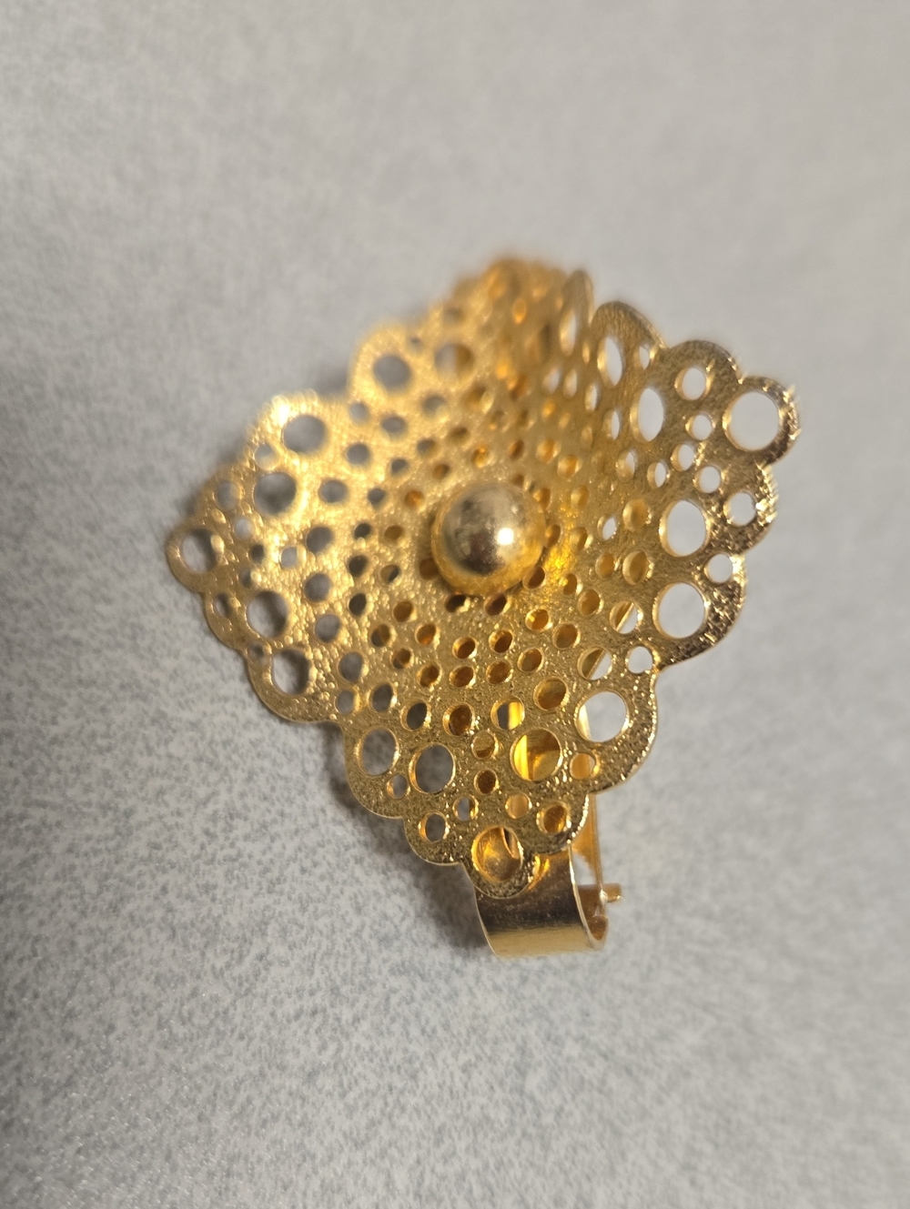 Delicate Gold Filigree Clip-On Earring - Women's Fashion Jewelry